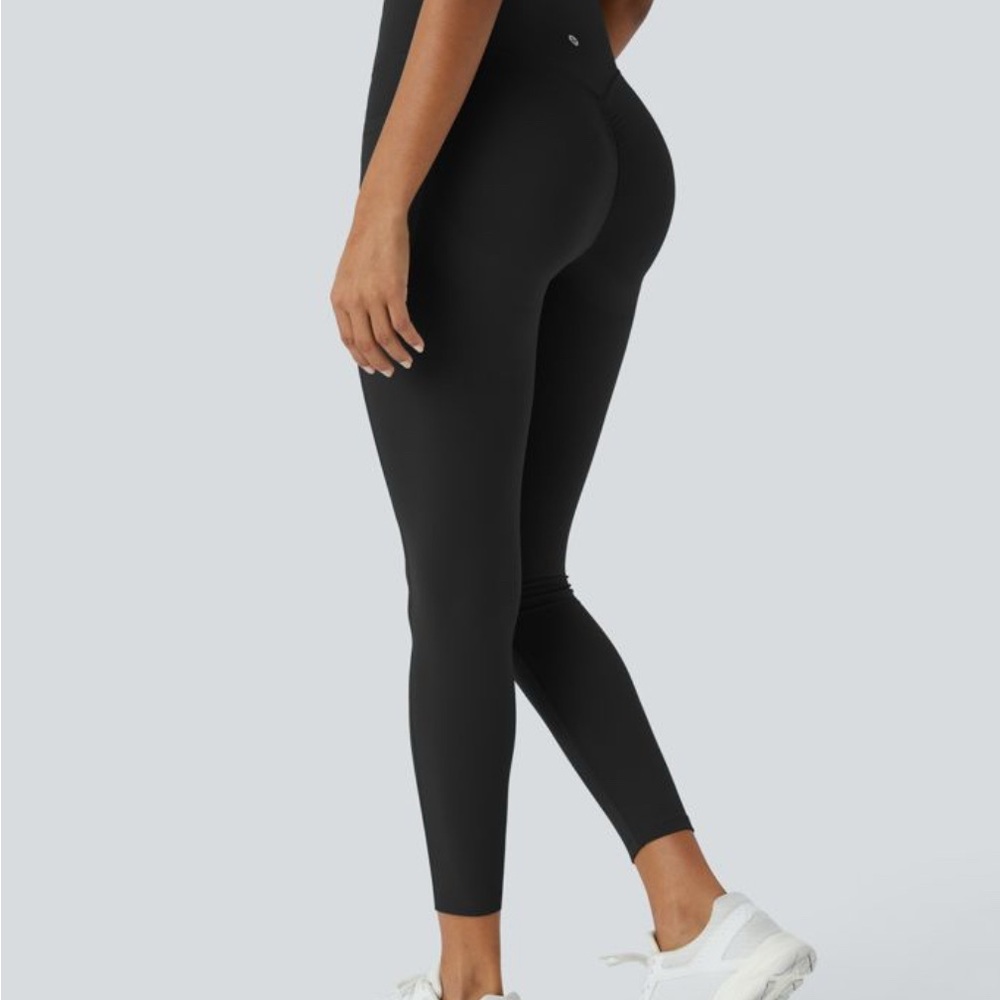 Halara High Waisted SoCinched Butt
Lifting Leggings, Black XS